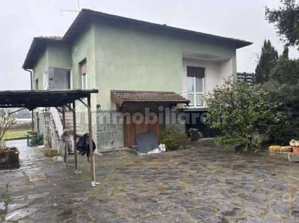 Villa in vendita a Gavirate