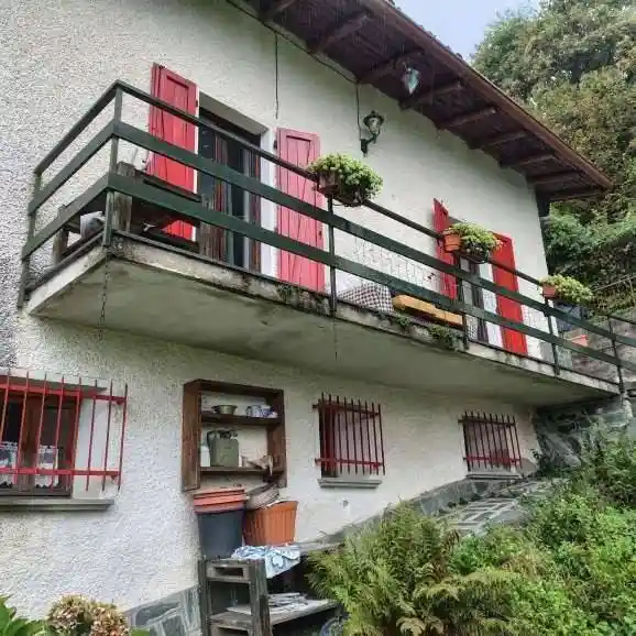 Appartamento in vendita a Laveno-Mombello