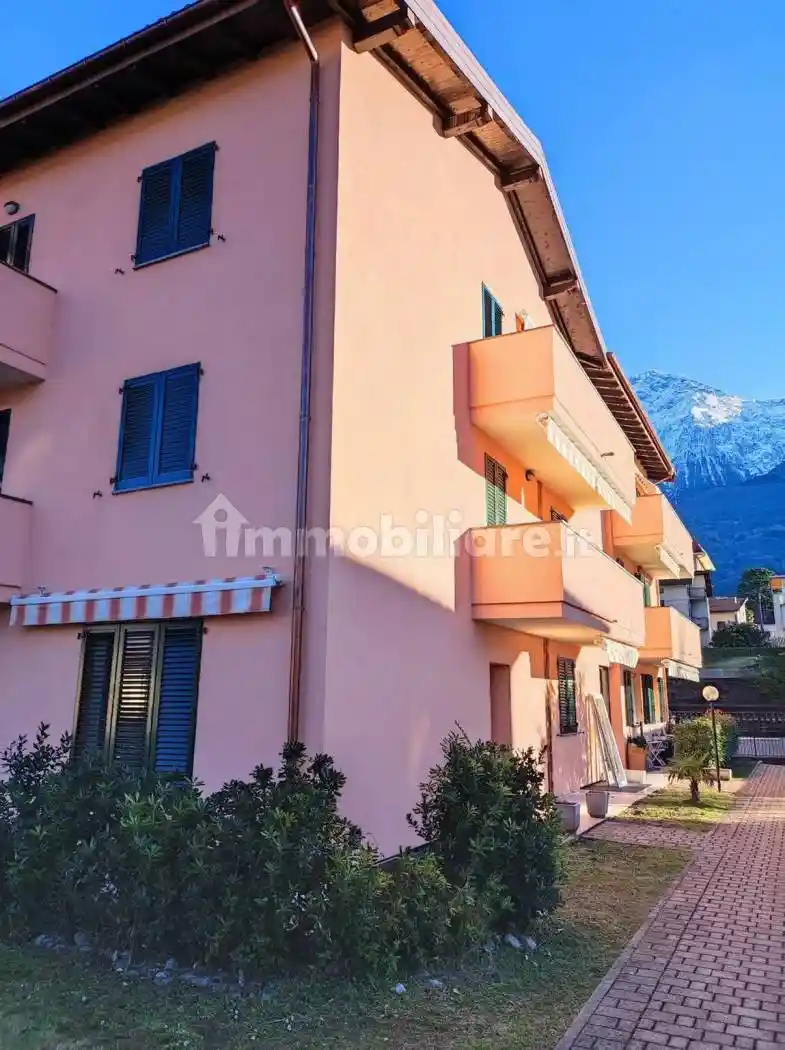 Appartamento in affitto a Colico