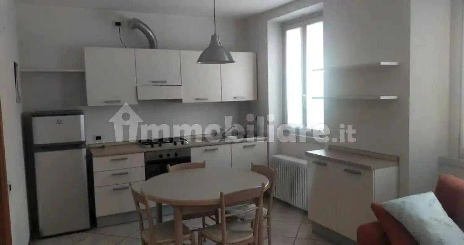 Appartamento in affitto a Colico