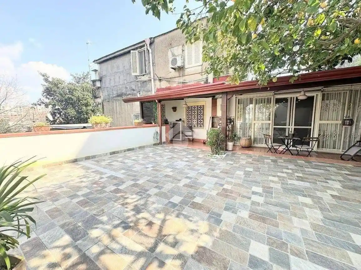 Appartamento in vendita a Napoli