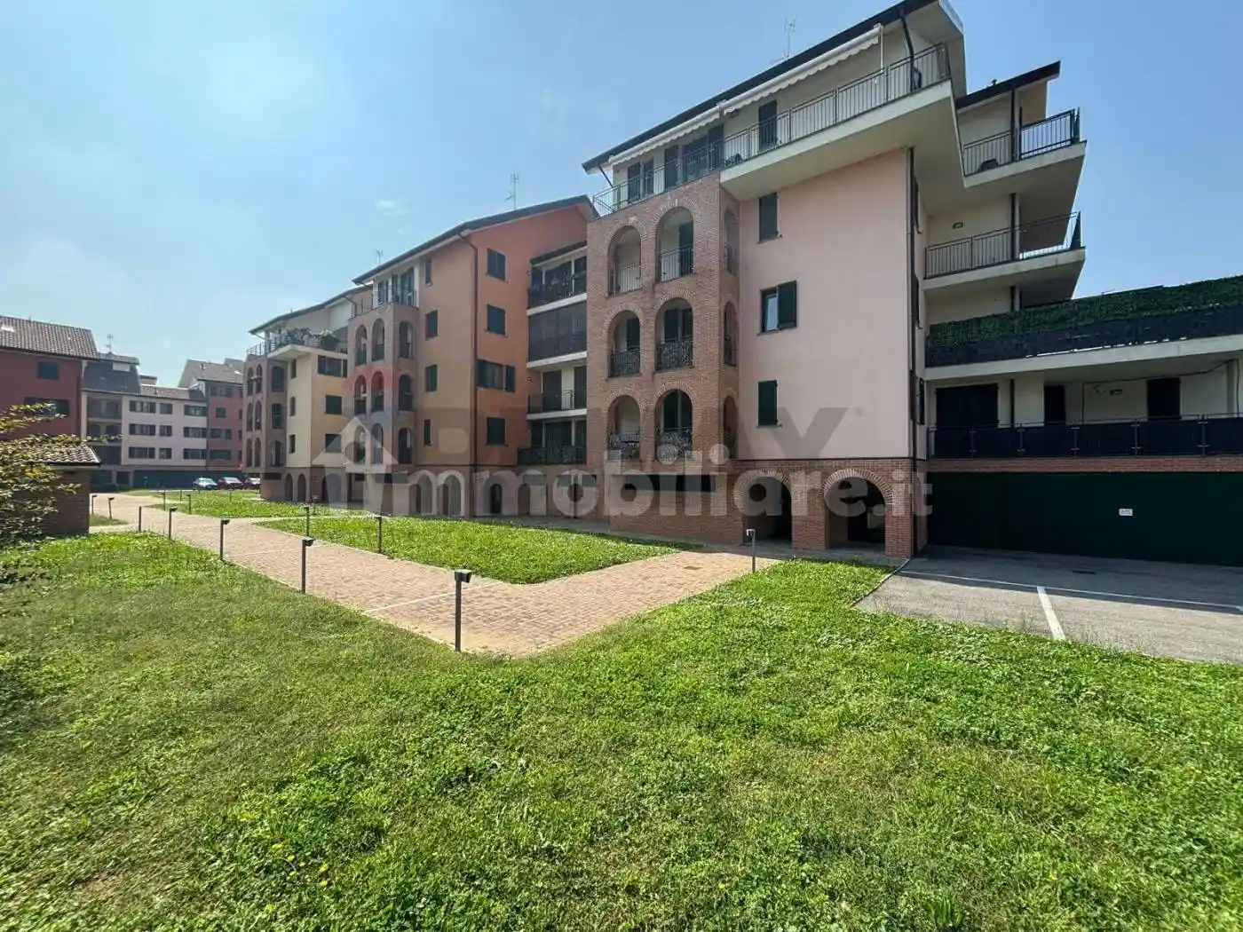 Appartamento in vendita a Lacchiarella