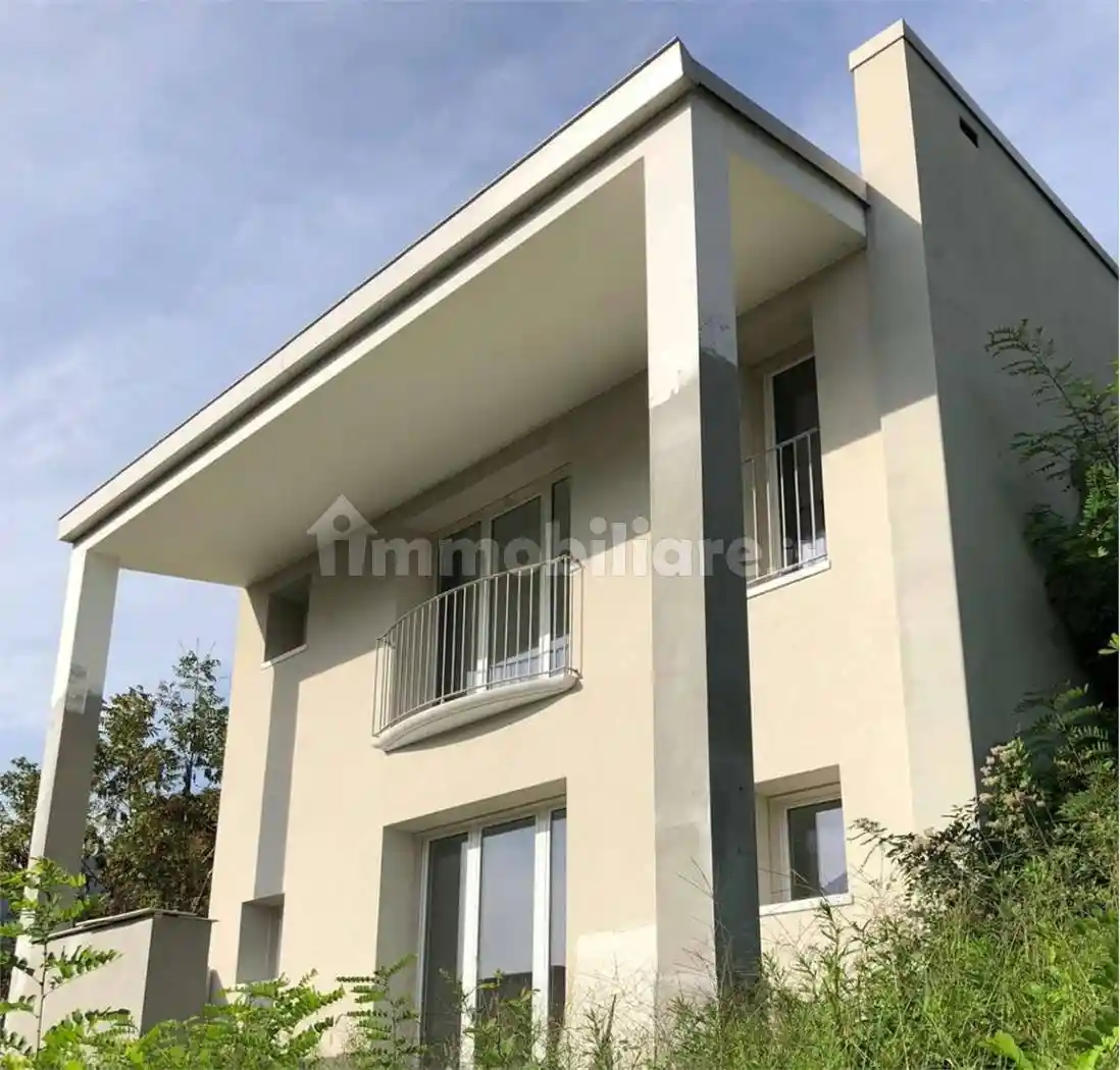 Villa in vendita a Verbania