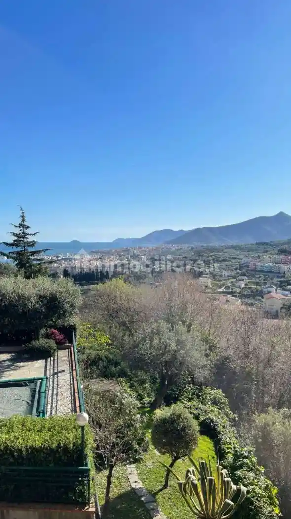 Appartamento in vendita a Pietra Ligure