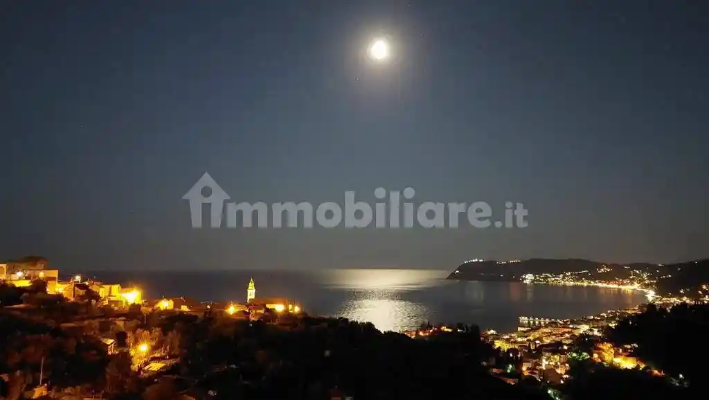 Villa in vendita a Alassio