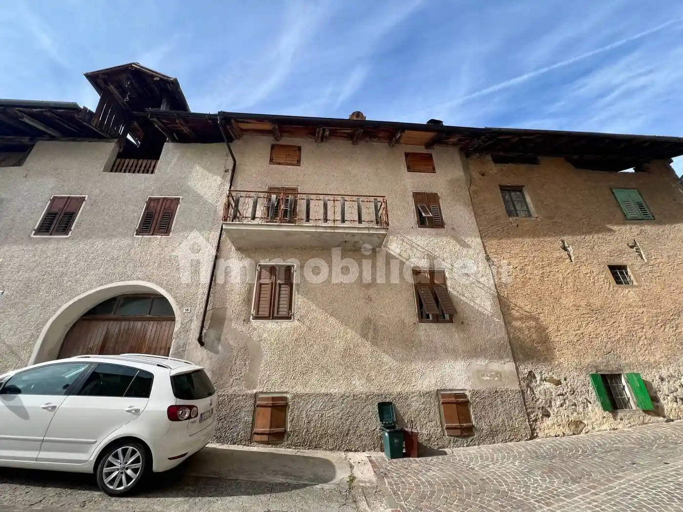 Casa indipendente in vendita a Novella