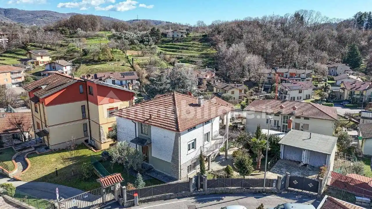 Villa in vendita a Villa d'Almè