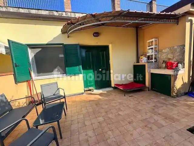 Casa indipendente in vendita a Luni