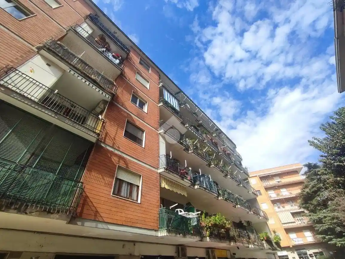 Appartamento in vendita a Napoli
