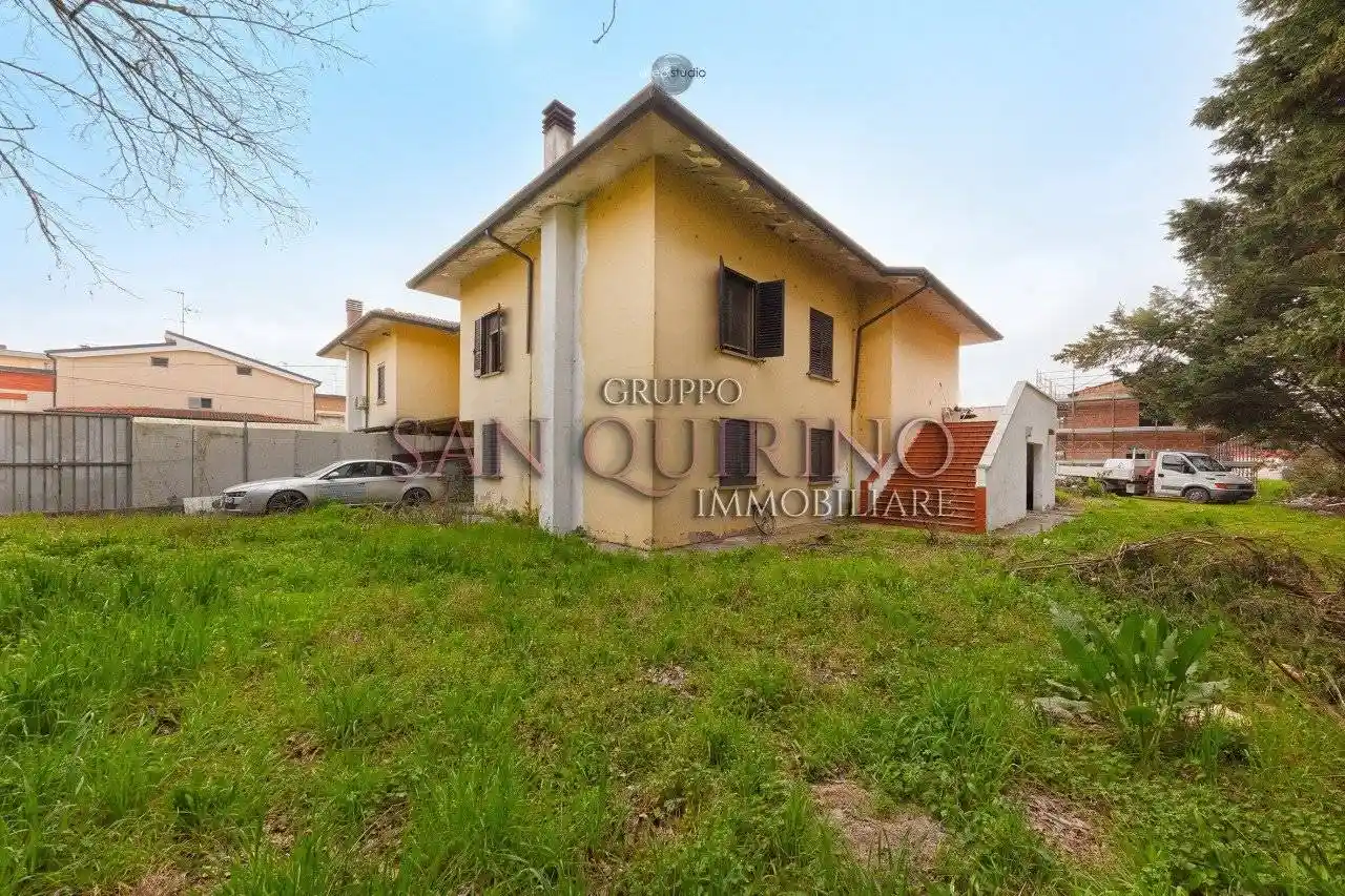 Villa in vendita a Finale Emilia