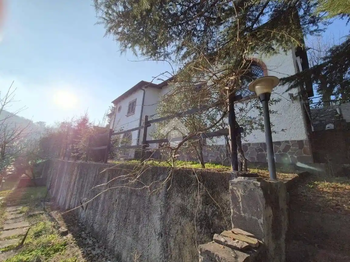 Villa in vendita a Ponzone