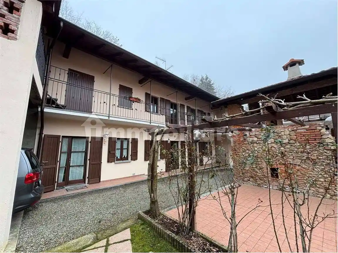 Casa indipendente in vendita a Bogogno