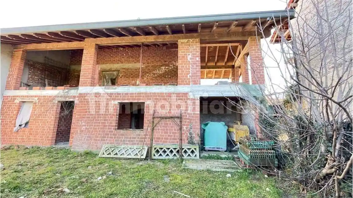 Rustico - Casale in vendita a Oleggio