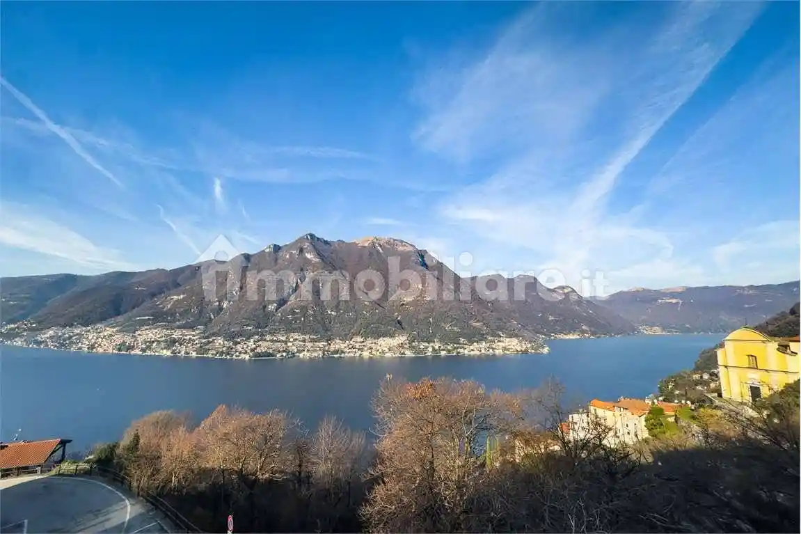 Palazzo - Edificio in vendita a Pognana Lario