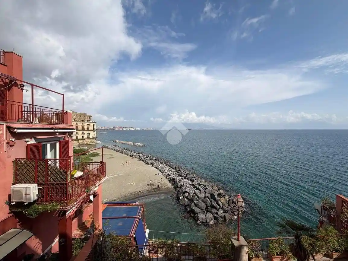 Appartamento in affitto a Napoli