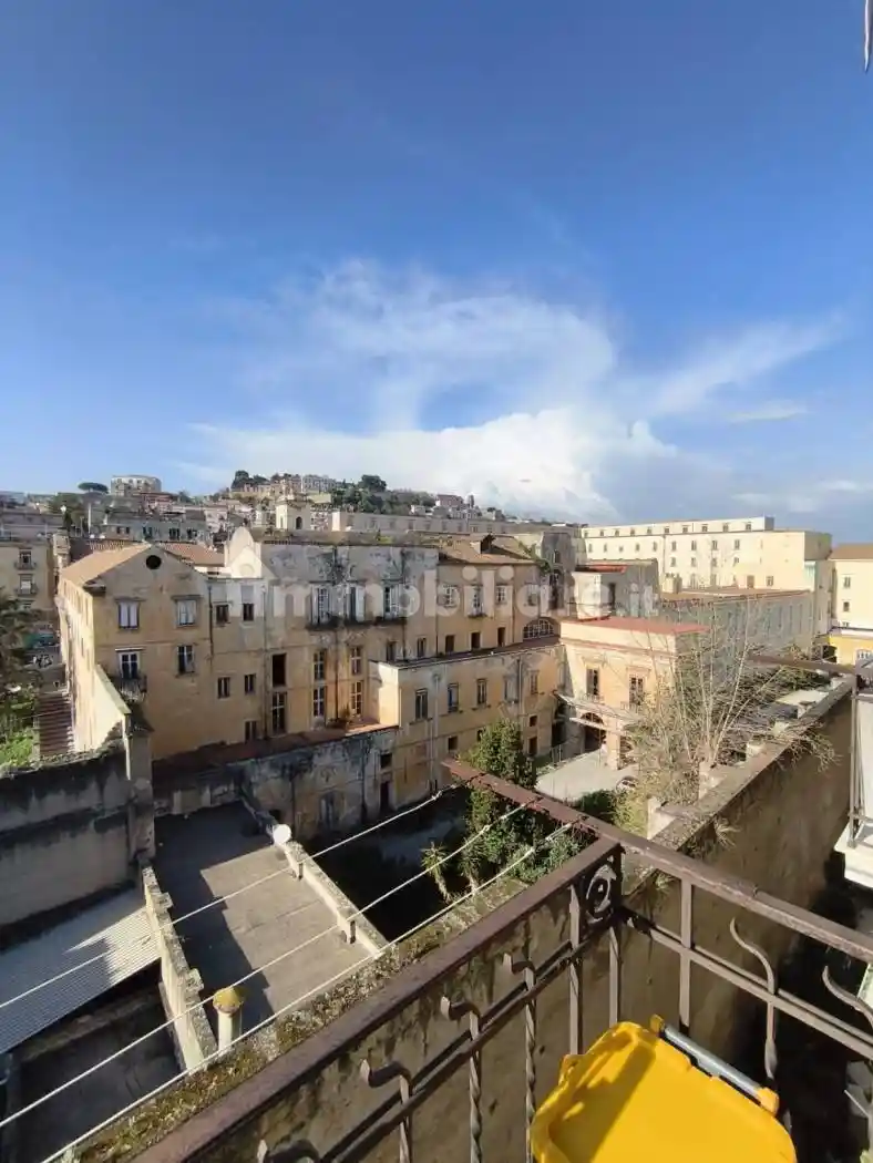 Appartamento in vendita a Napoli