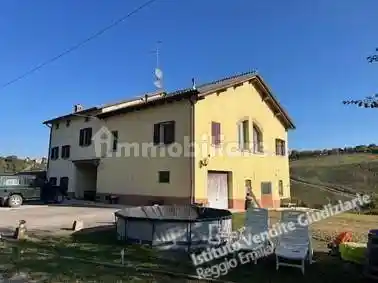 Appartamento in vendita a Vezzano sul Crostolo