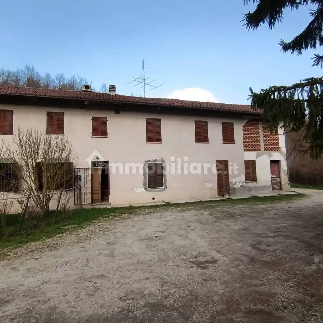 Rustico - Casale in vendita a Asti