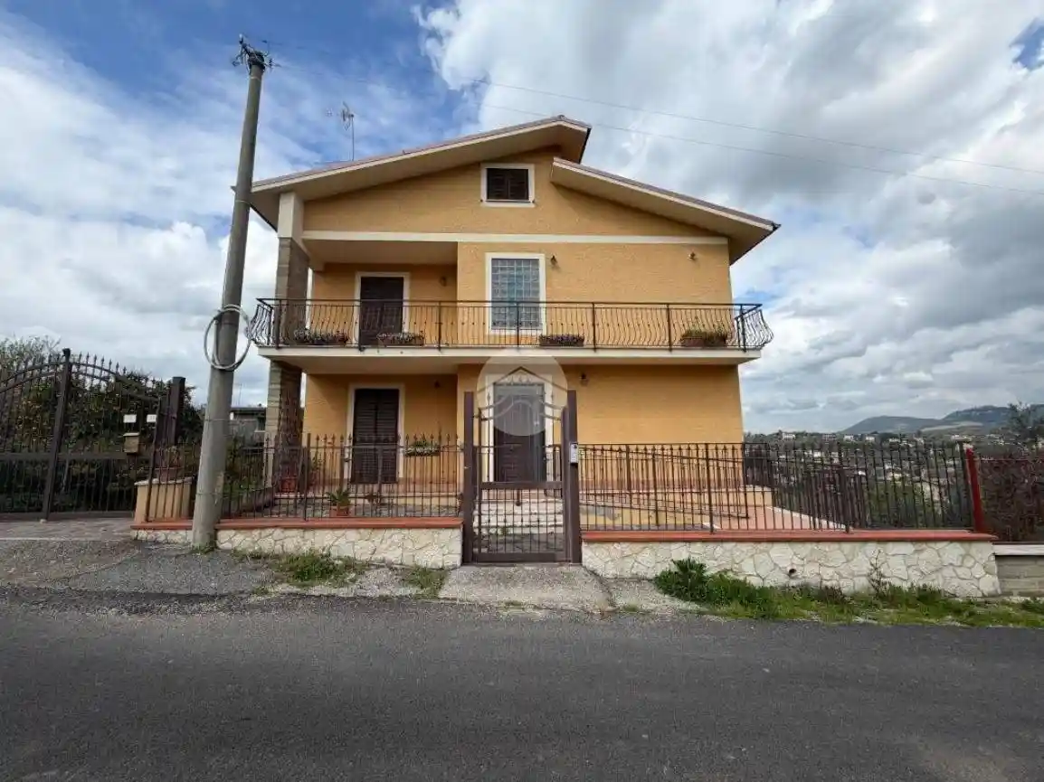 Villa in vendita a Nerola