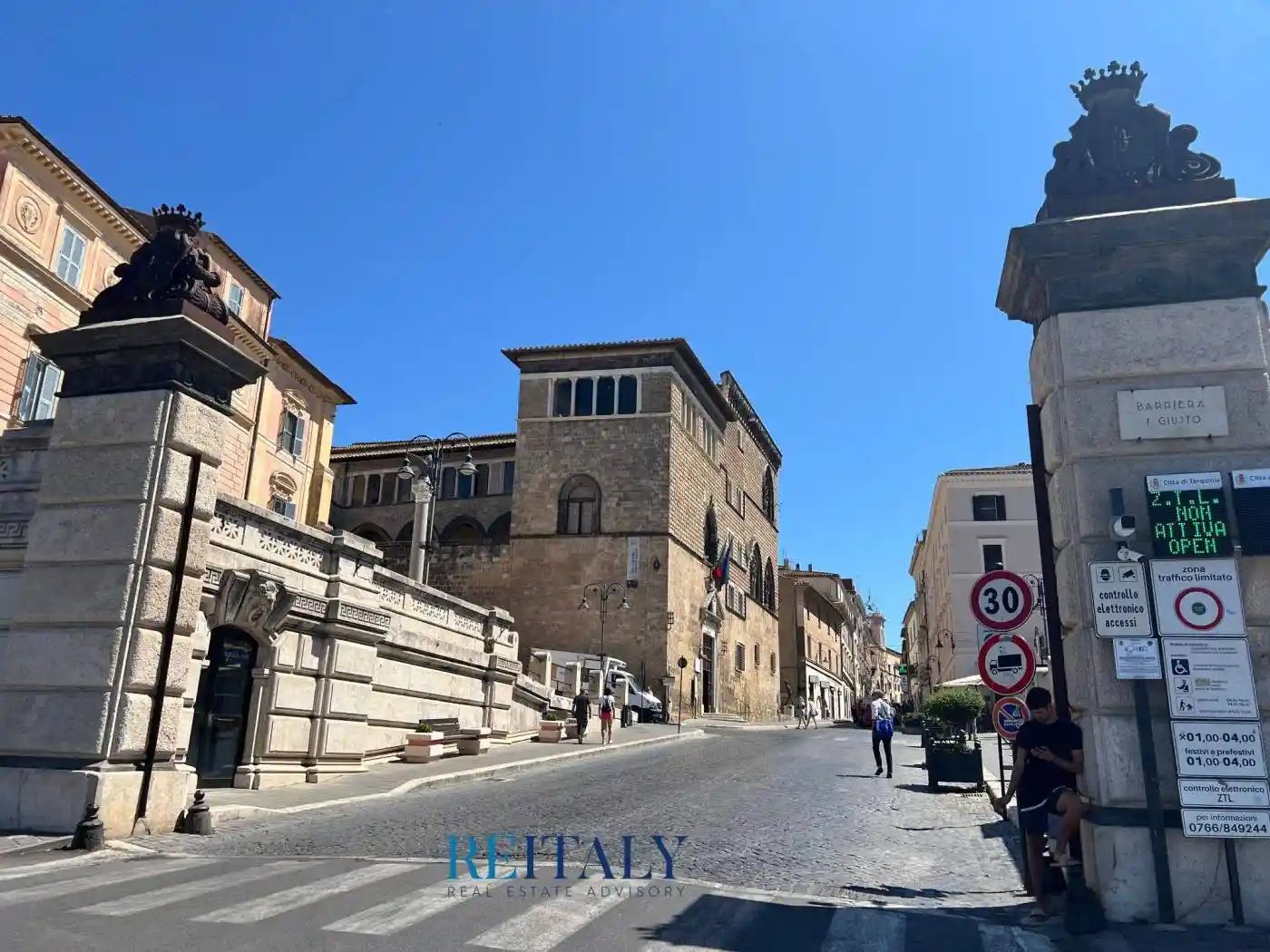 Palazzo - Edificio in vendita a Tarquinia