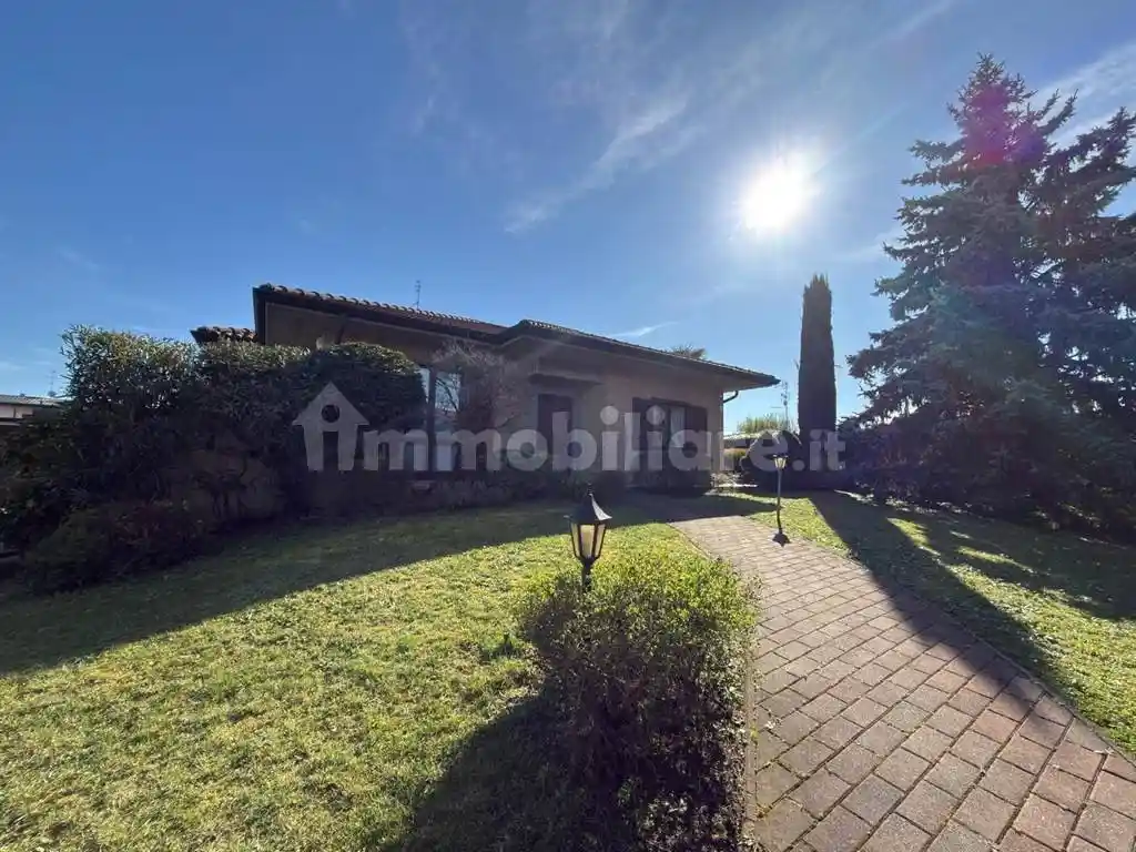 Villa in vendita a Casorezzo
