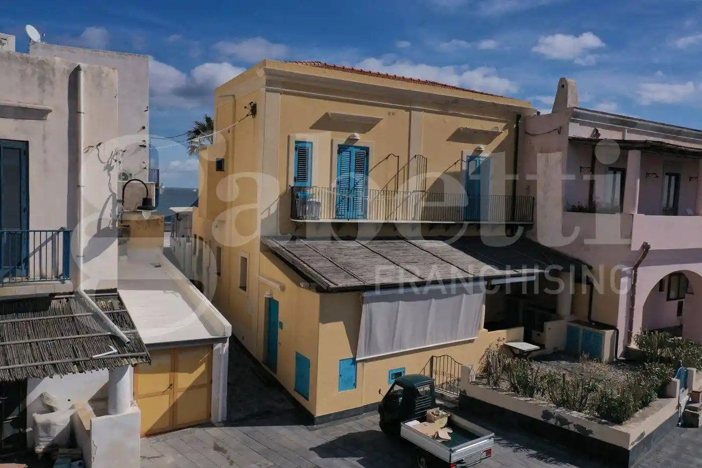 Casa indipendente in vendita a Santa Marina Salina