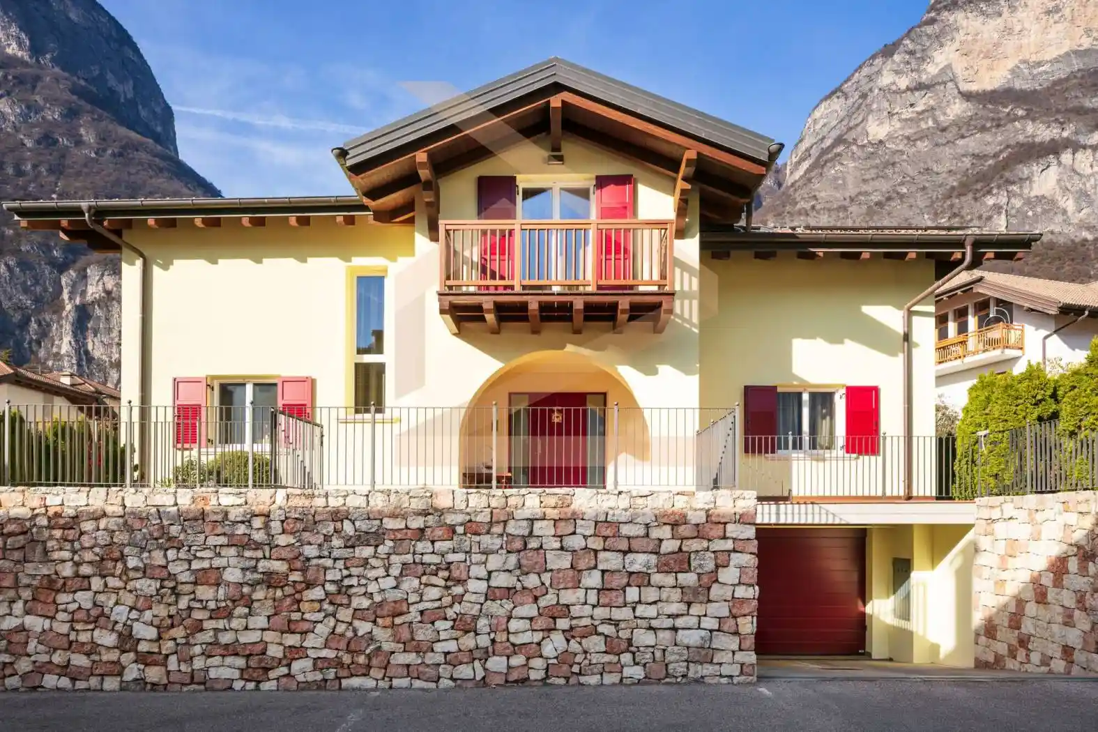 Villa in vendita a Roverè della Luna