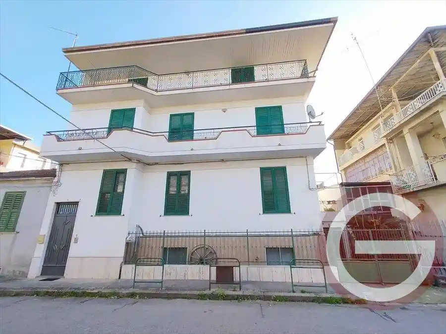 Palazzo - Edificio in vendita a Taurianova