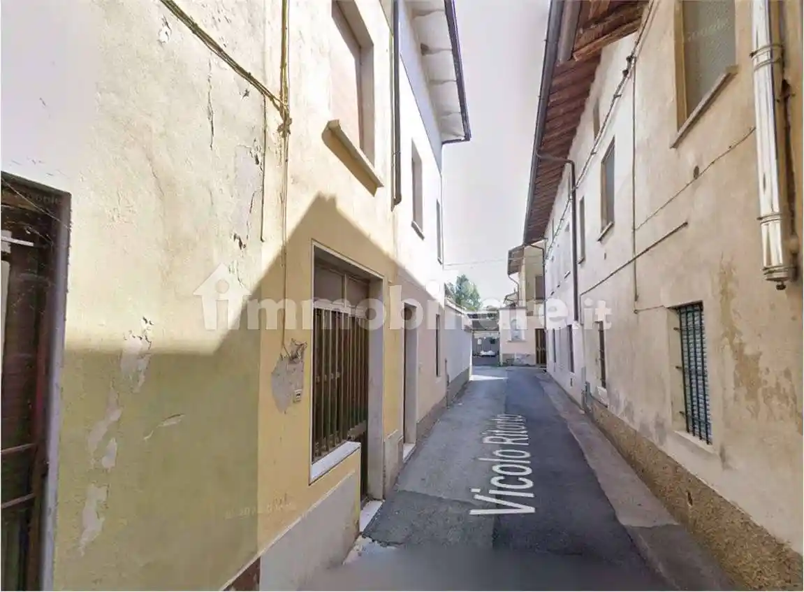 Palazzo - Stabile in vendita a Manerbio