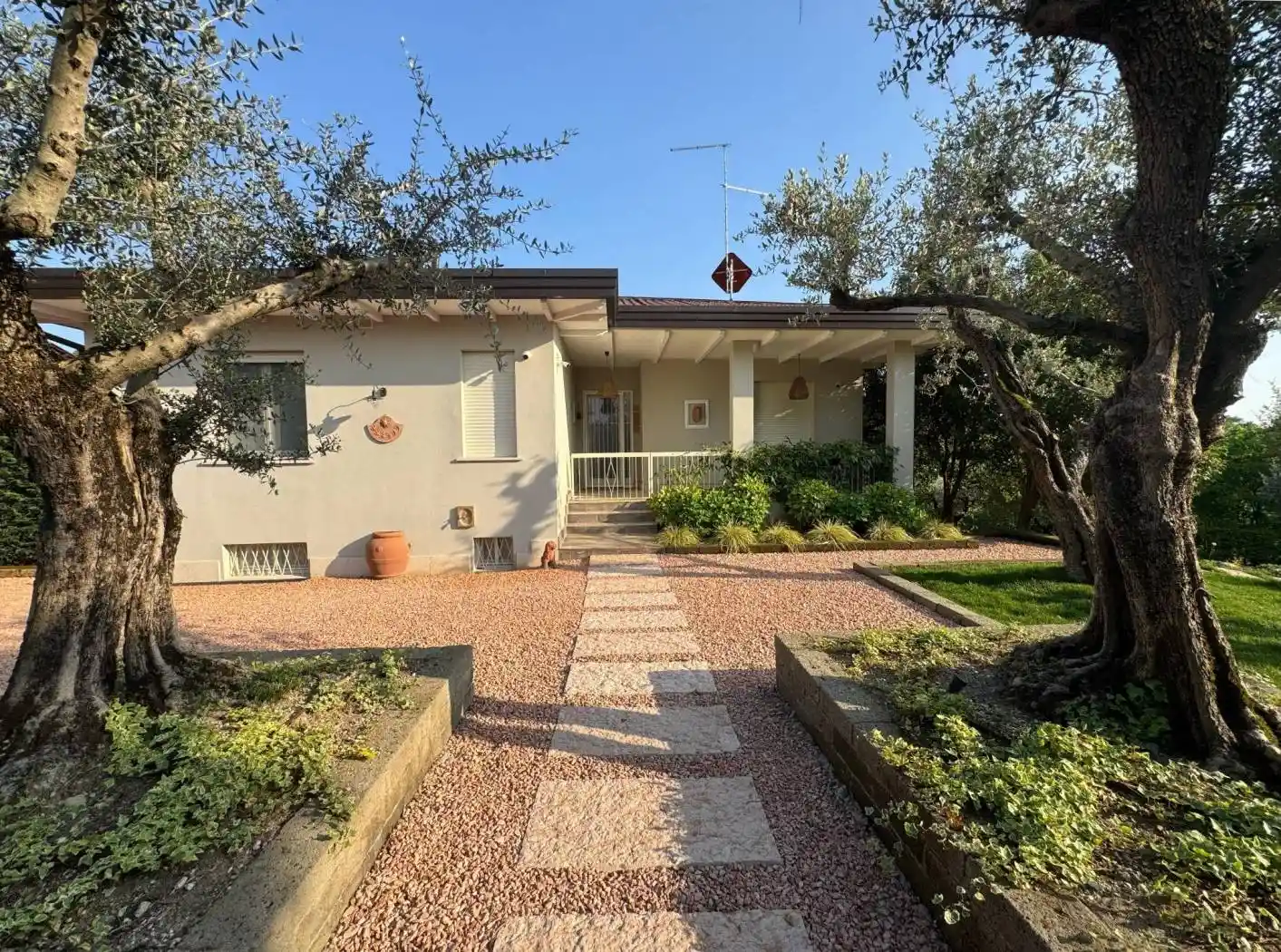 Villa in vendita a Lonato del Garda