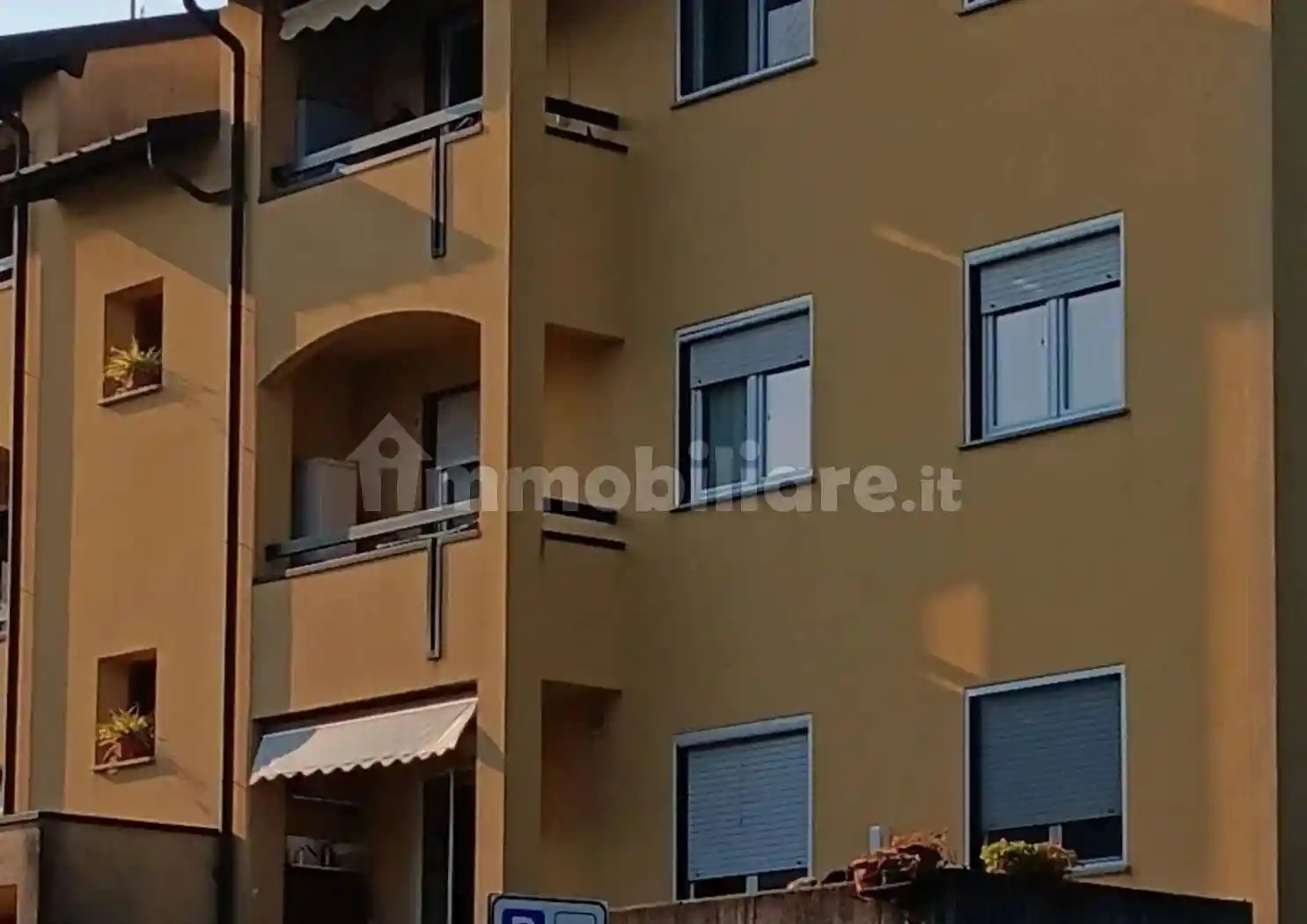 Appartamento in vendita a Montano Lucino