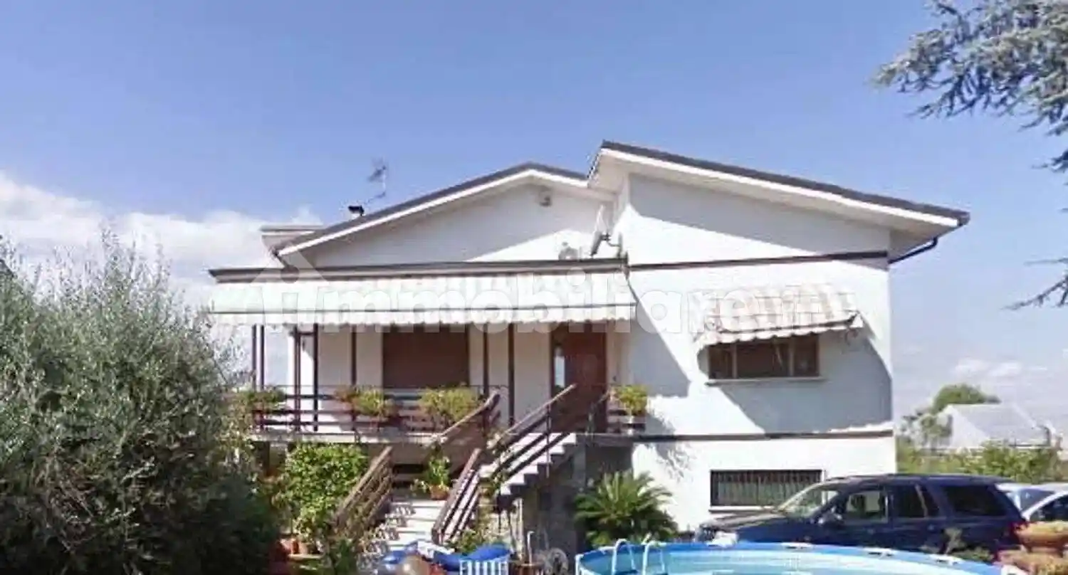 Villa in vendita a Pescia