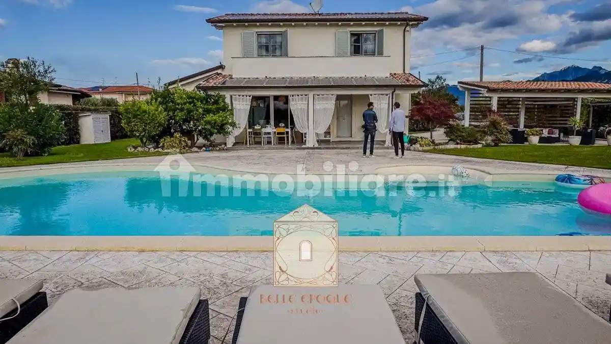 Villa in vendita a Camaiore
