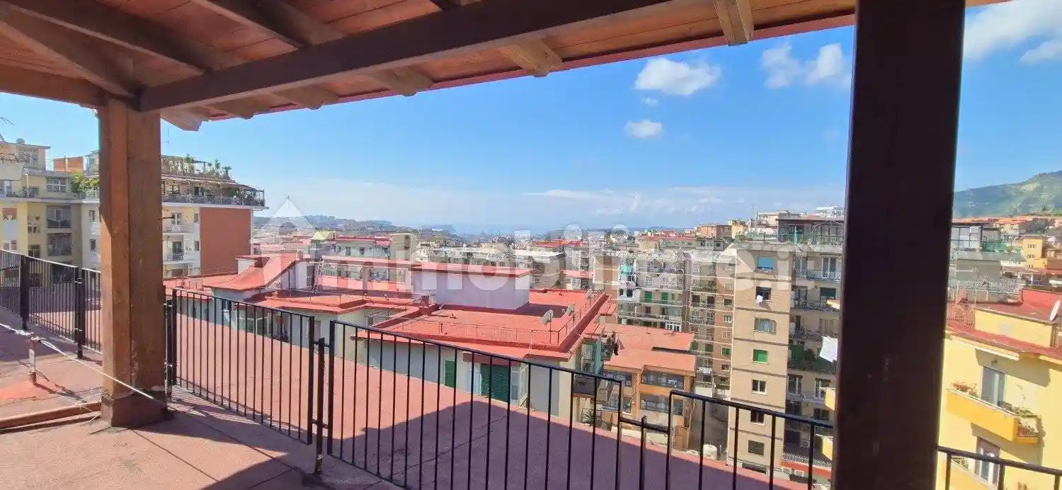 Appartamento in vendita a Napoli