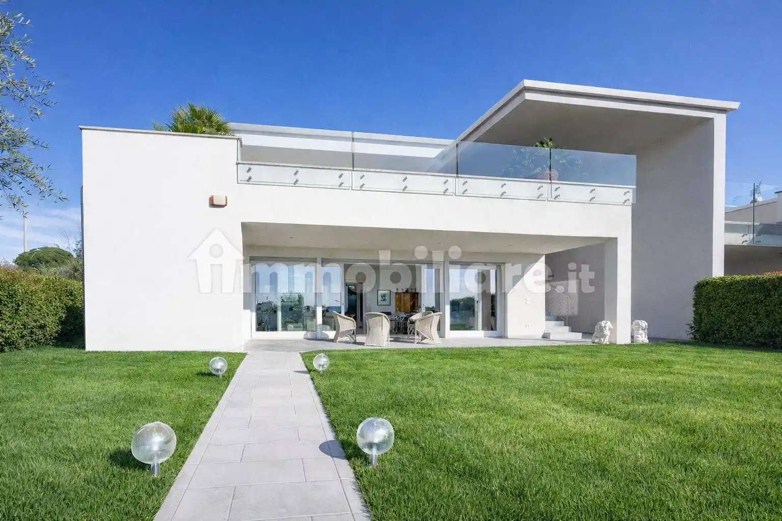 Villa in vendita a Bardolino