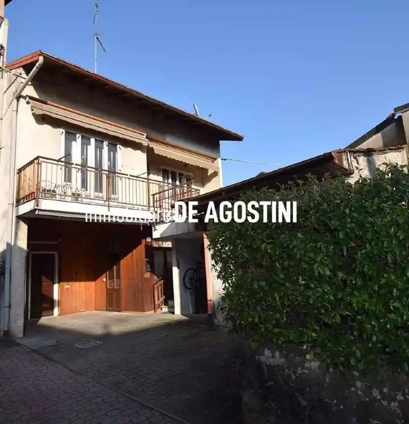 Casa indipendente in vendita a Arona