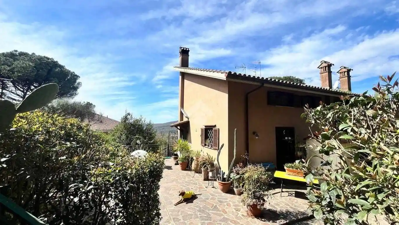 Villa in vendita a Trevignano Romano