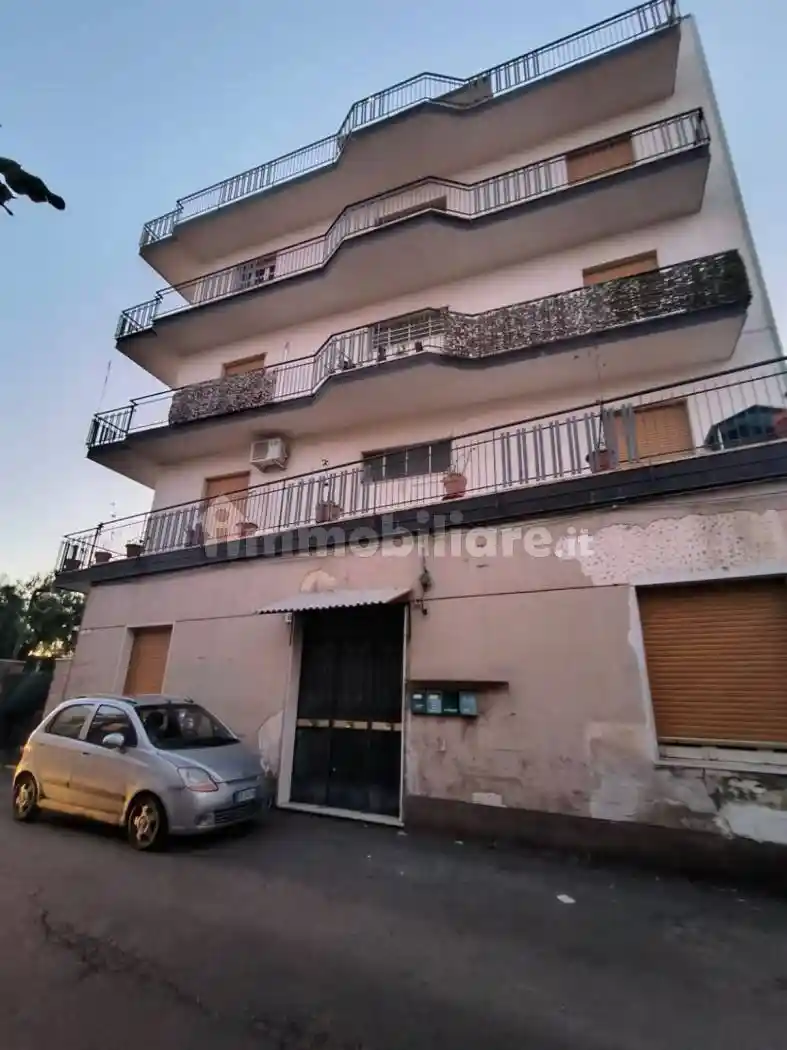Palazzo - Edificio in vendita a San Giovanni la Punta