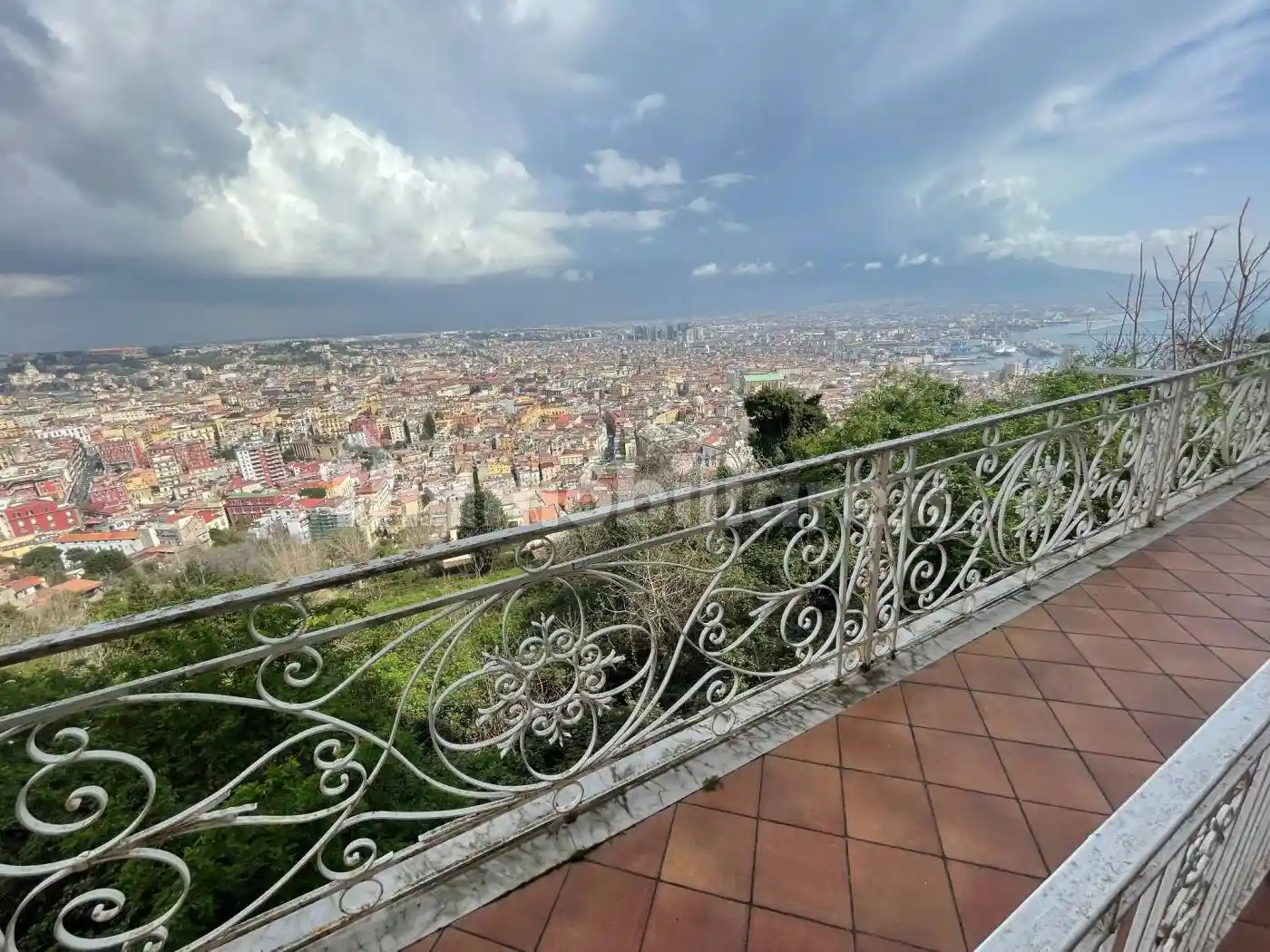 Appartamento in affitto a Napoli