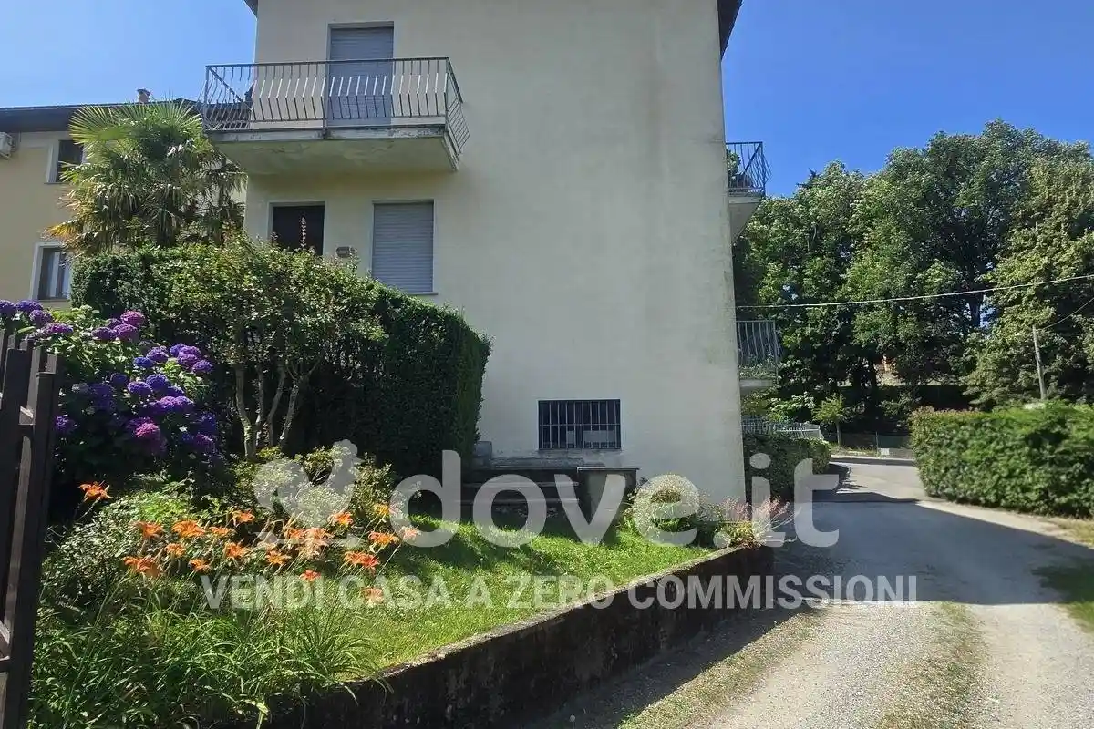 Appartamento in vendita a Laveno-Mombello