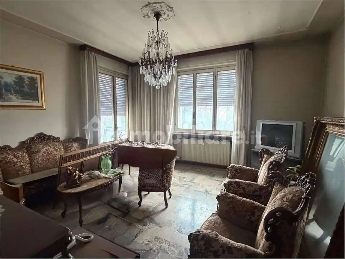 Appartamento in vendita a Piacenza