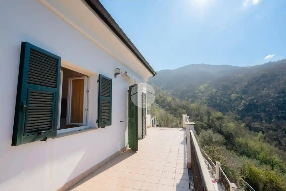 Villa in vendita a Avegno