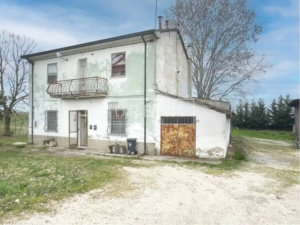 Casa indipendente in vendita a Forlì