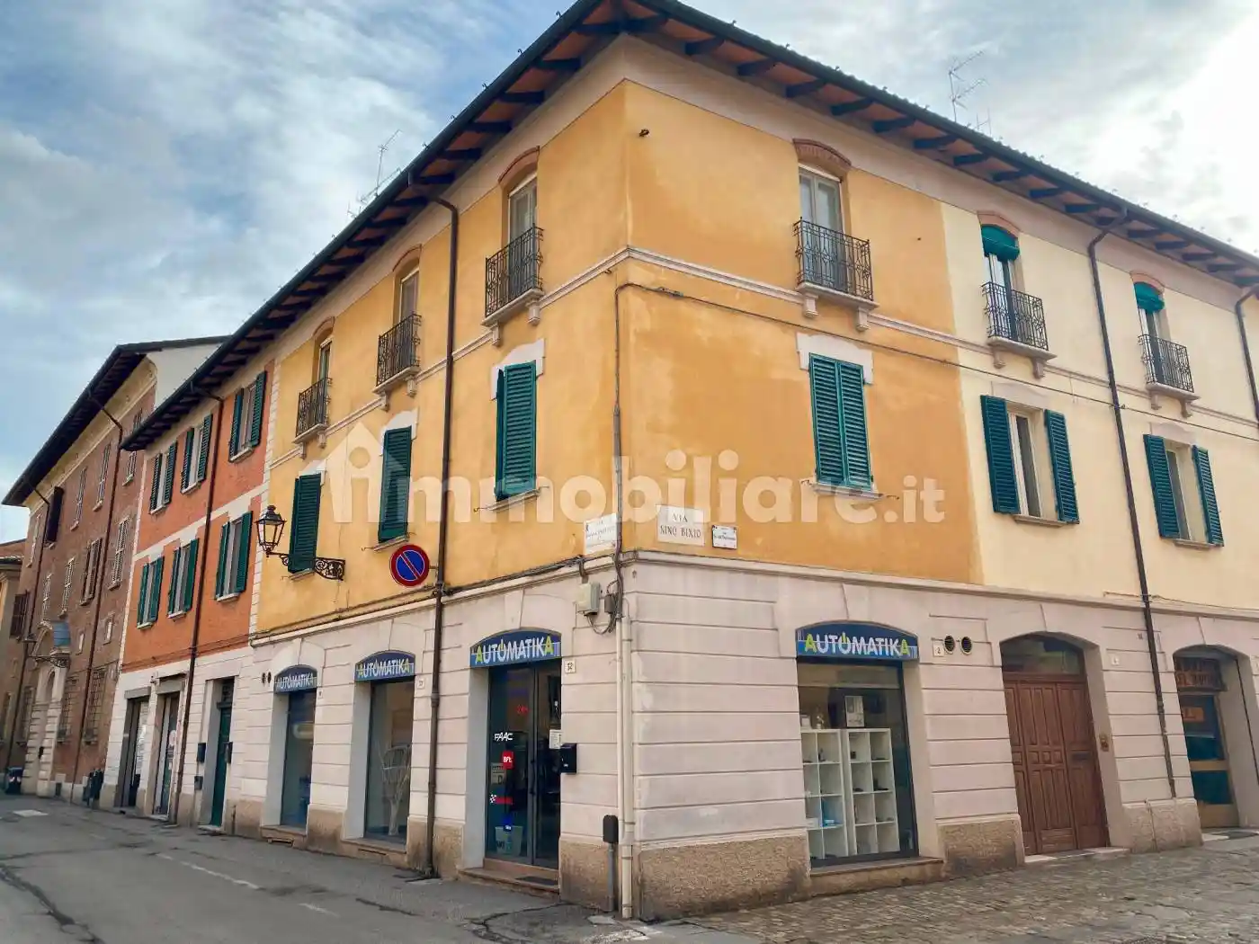 Palazzo - Edificio in vendita a Imola