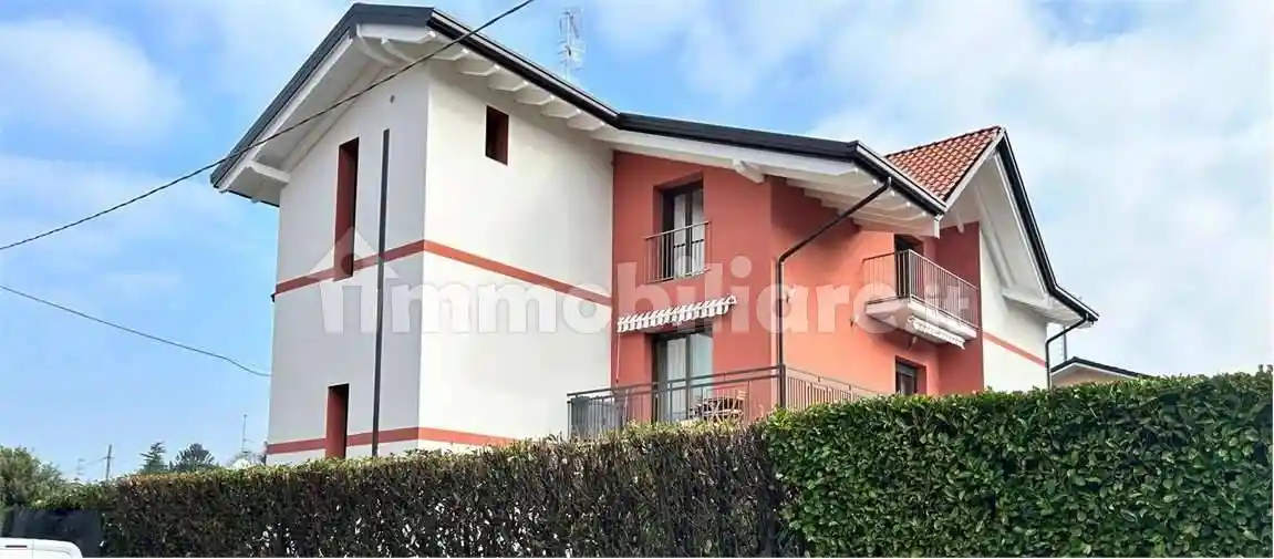 Appartamento in vendita a Varano Borghi