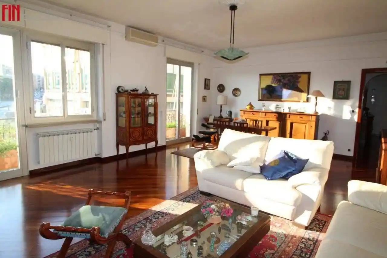 Appartamento in vendita a Genova