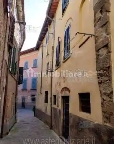 Casa indipendente in vendita a Pescia
