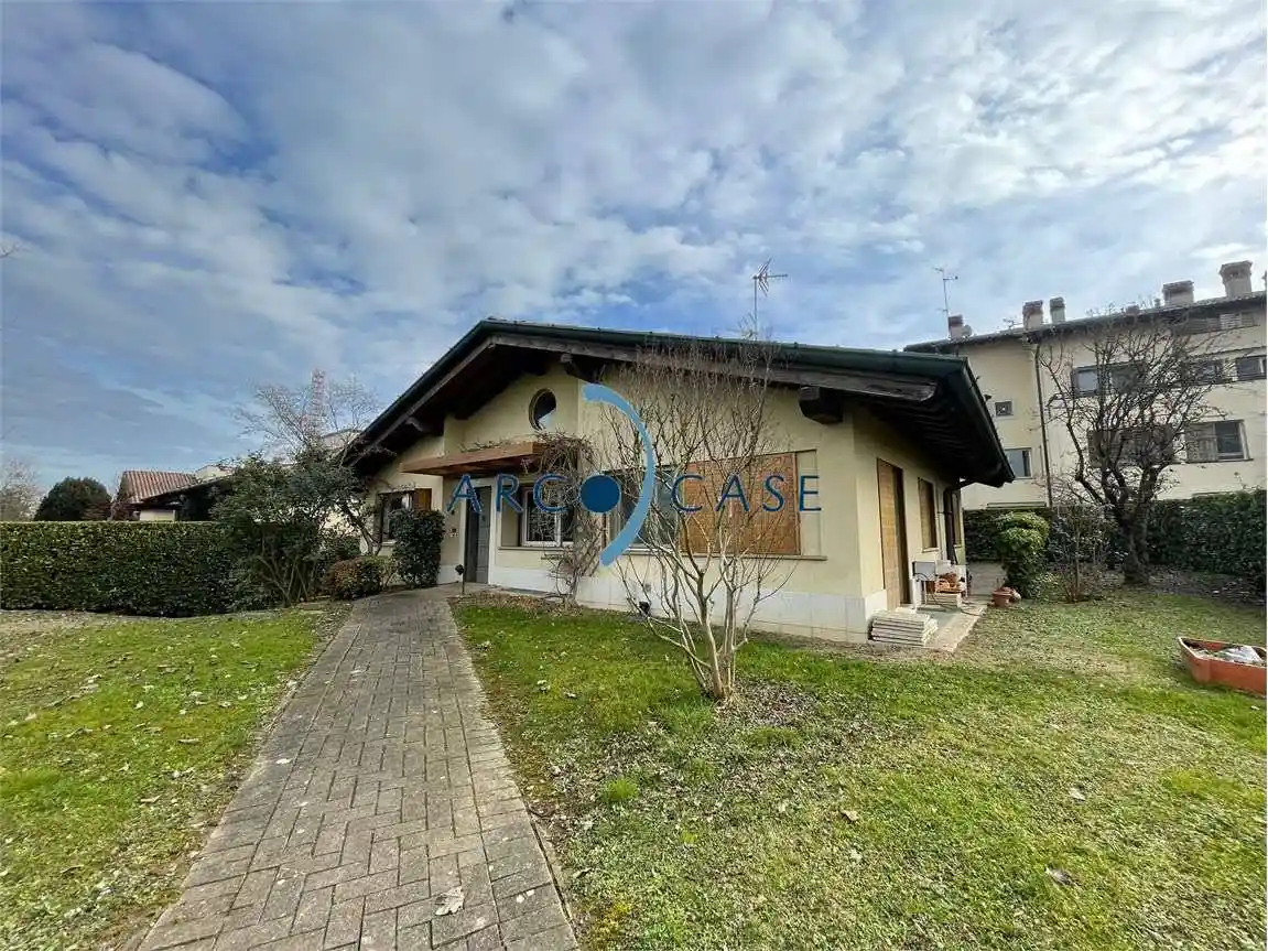 Villa in vendita a Crema