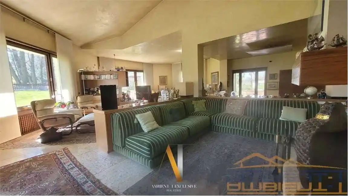 Villa in vendita a Lesmo