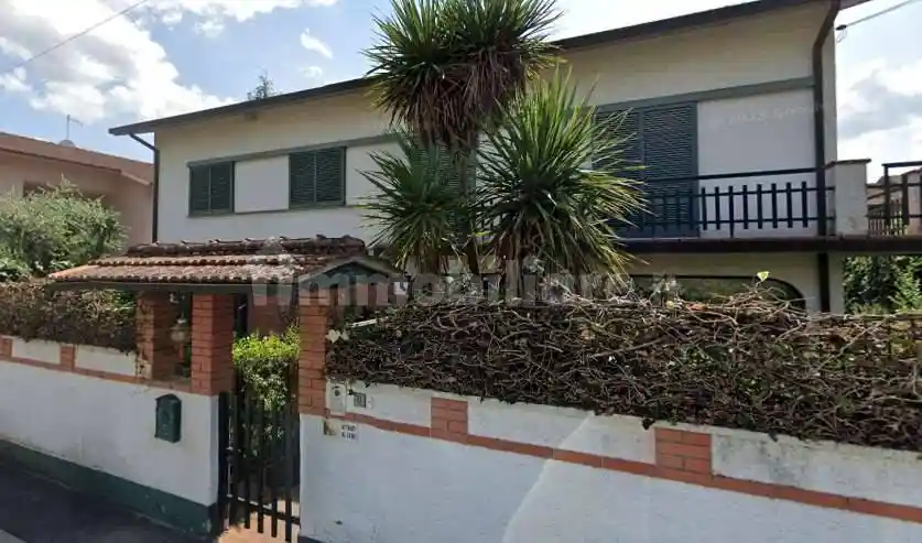 Appartamento in vendita a Massa e Cozzile